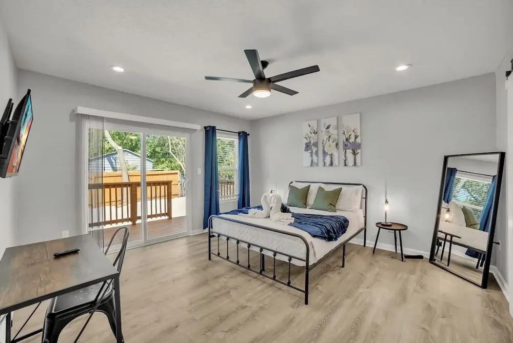 Spacious & Homey 4br/3ba W/amenities Near Downtown