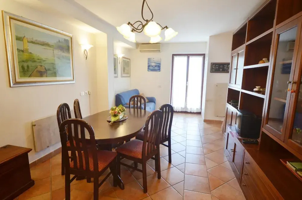 Toro - Two Bedroom Apartment