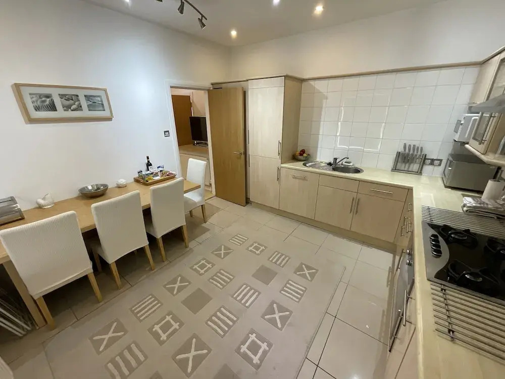 Earle House Serviced Apartments