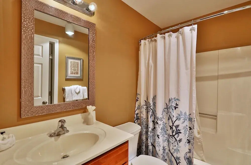 The Pico Escape: 3br/2ba Ski On/ski Off At Pico Mountain. Close To Killington. 3 Bedroom Condo