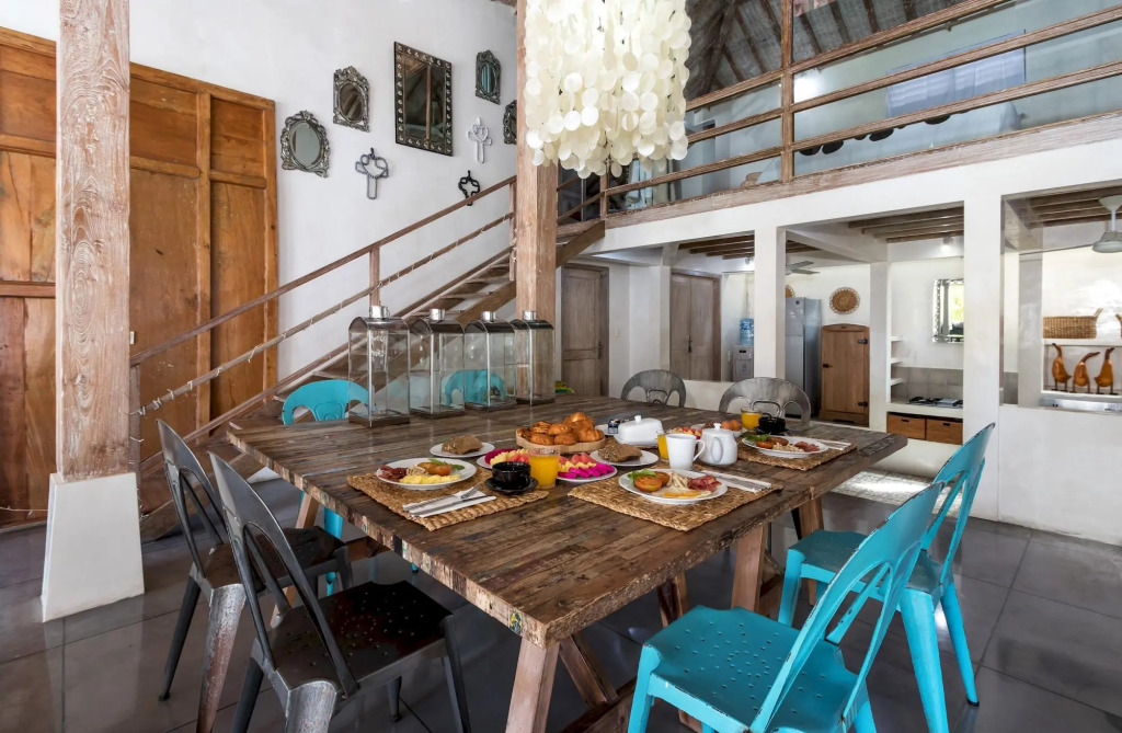 Villa Putih in Kuta with 4 bedrooms and 3 bathrooms
