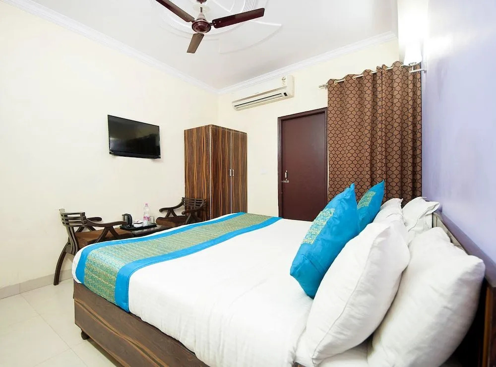 Airport Hotel Paradise Inn
