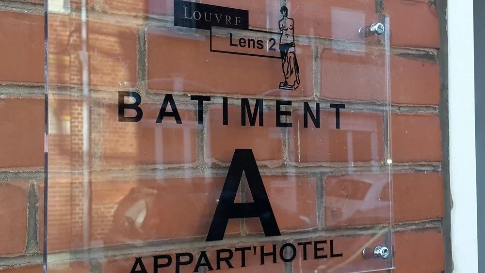 Lens Louvre 2