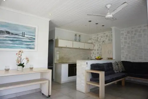 10 Coral Cove Beach Lodge