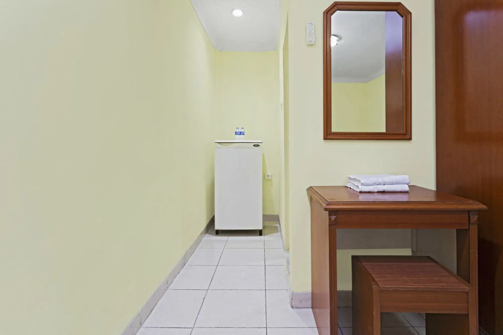 RedDoorz near Ciputra World Kuningan