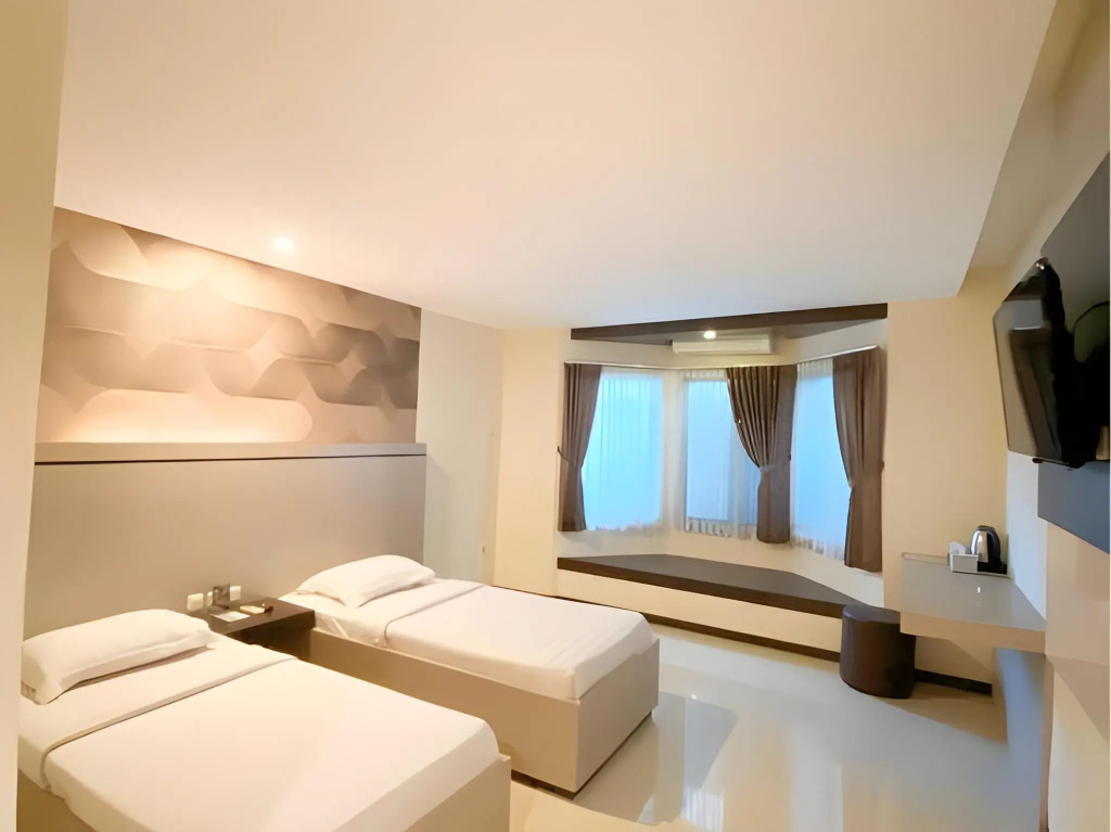 Alexander Hotel  Tegal
