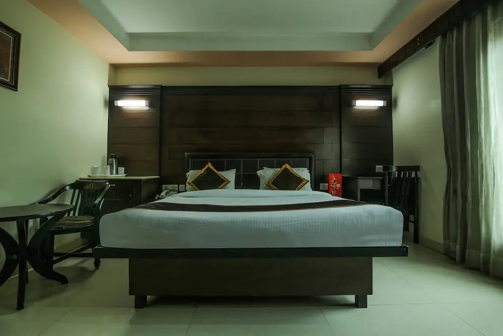 OYO 1835 Sun Hotel Agra