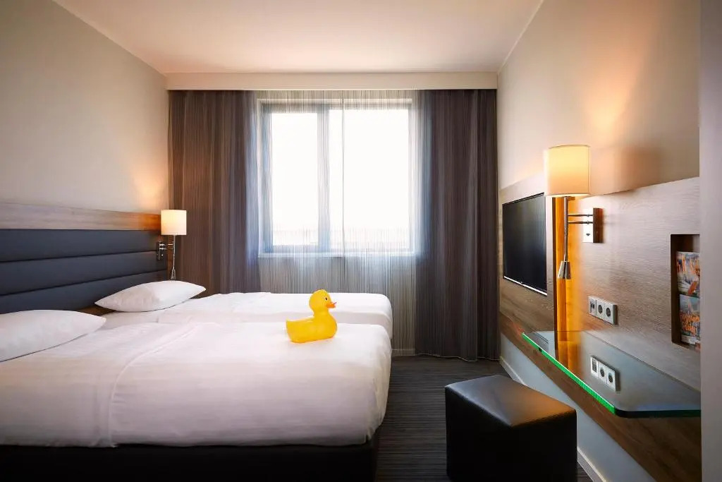 Moxy Aberdeen Airport