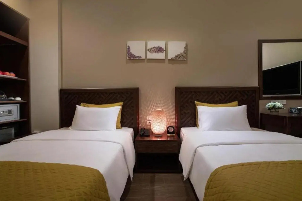 Hanoi Lakeside Premium Hotel & Travel