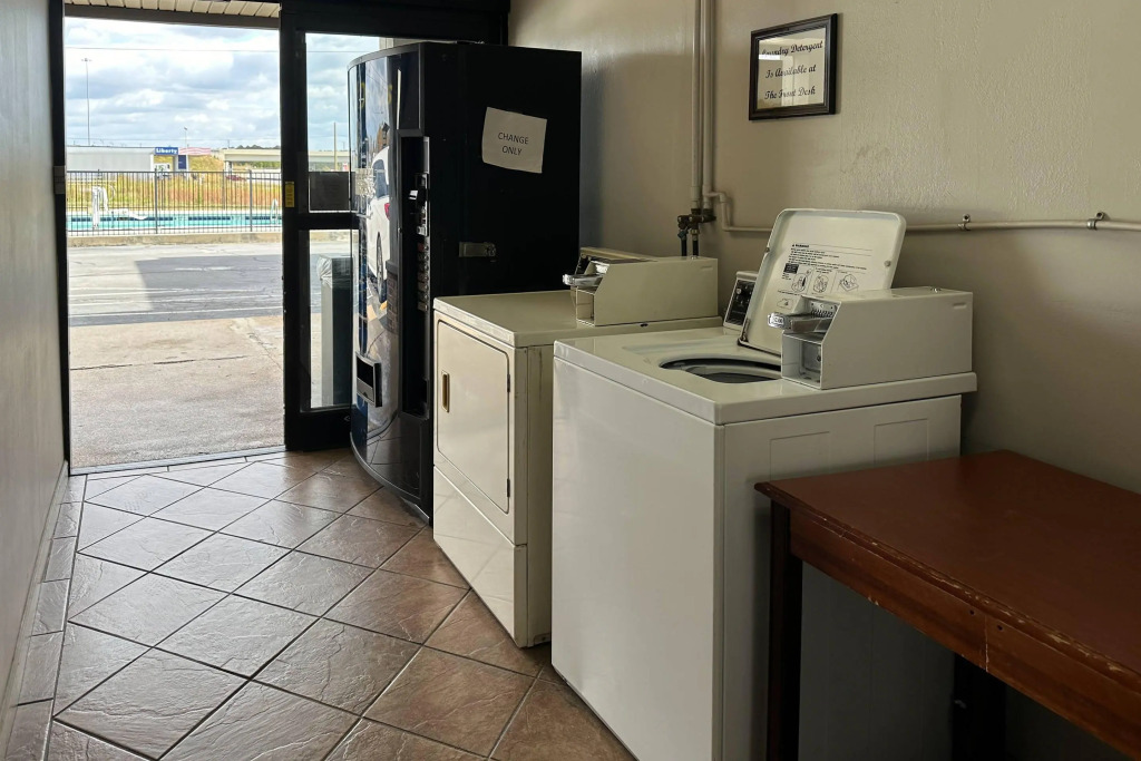 Ramada Inn Calhoun