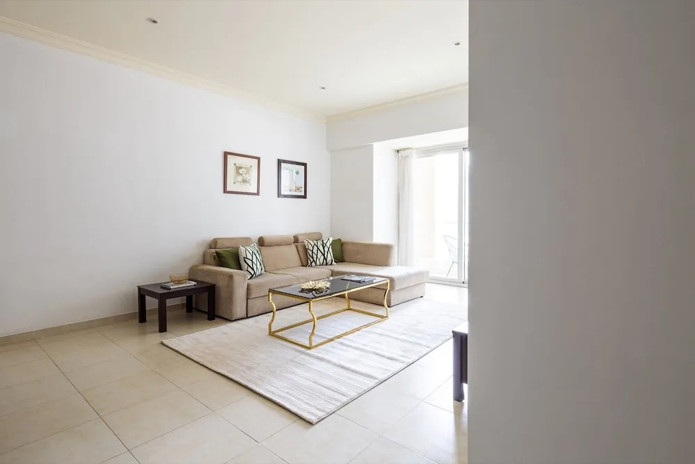 Elegant & Spacious 2BR Apartment In Dubai Marina