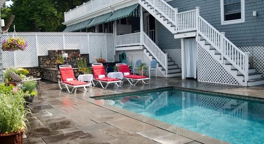 Lindenwood Inn