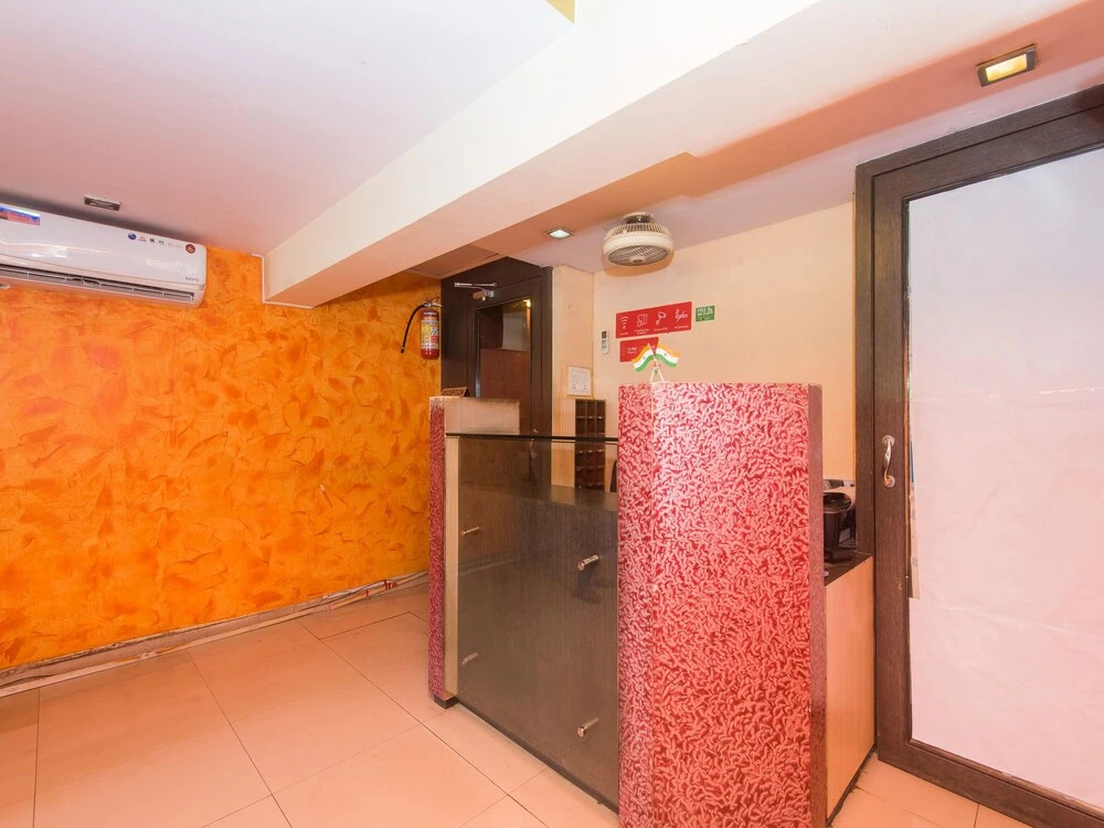 OYO 15732 Qubestay Airport
