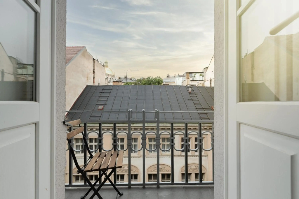 Luxury Central 150m2 Apartment on Wencelas Square with Private Garage