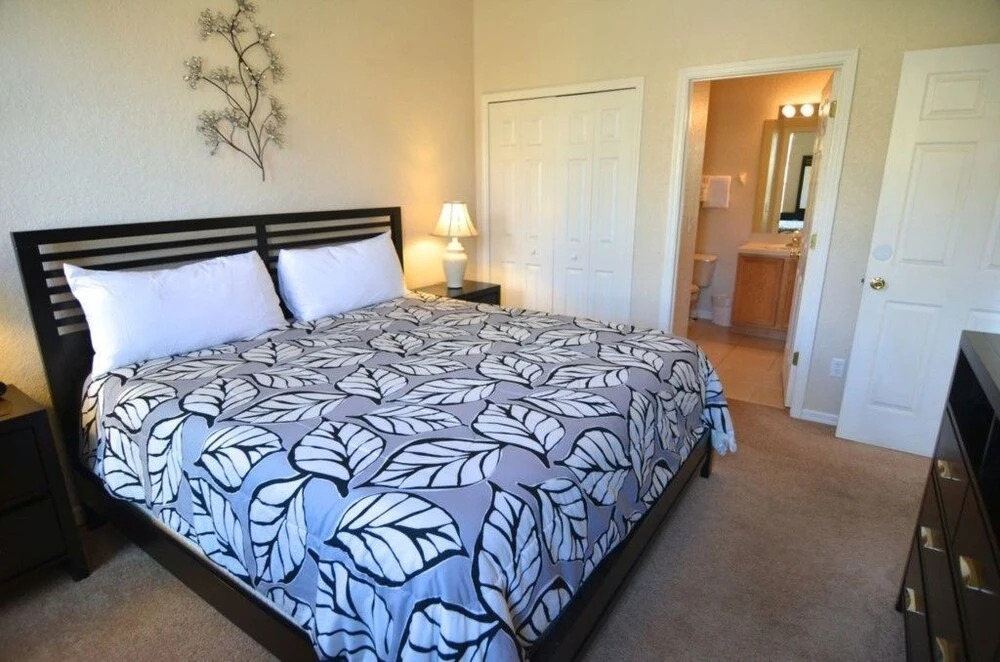 Amazing Townhome! Regal Palms - 745LAM