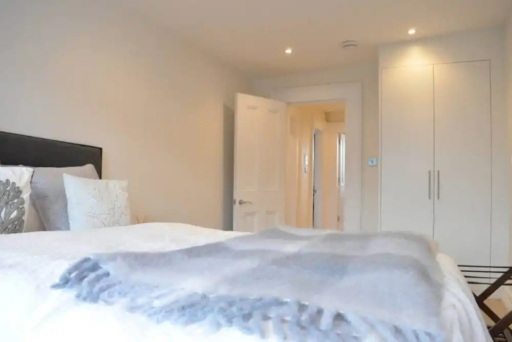 2 Bedroom 2 Storey Flat in Perfect Location