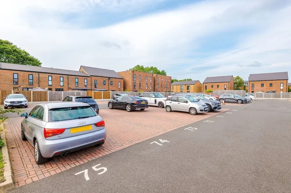 Luxury 2br in Salford, Slps 6, Wifi, Parking & ps5