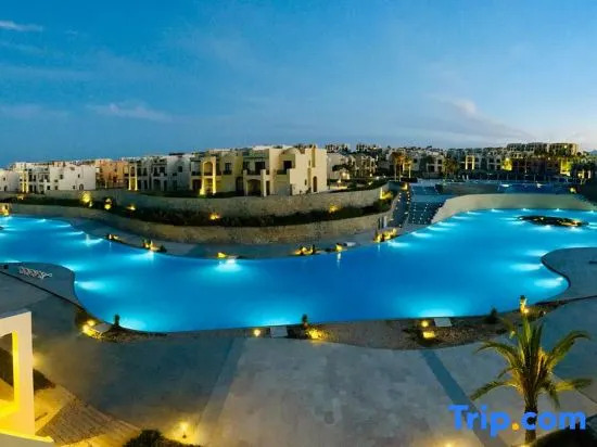Modern 3BR Escape Panoramic Lagoon & Sea Views