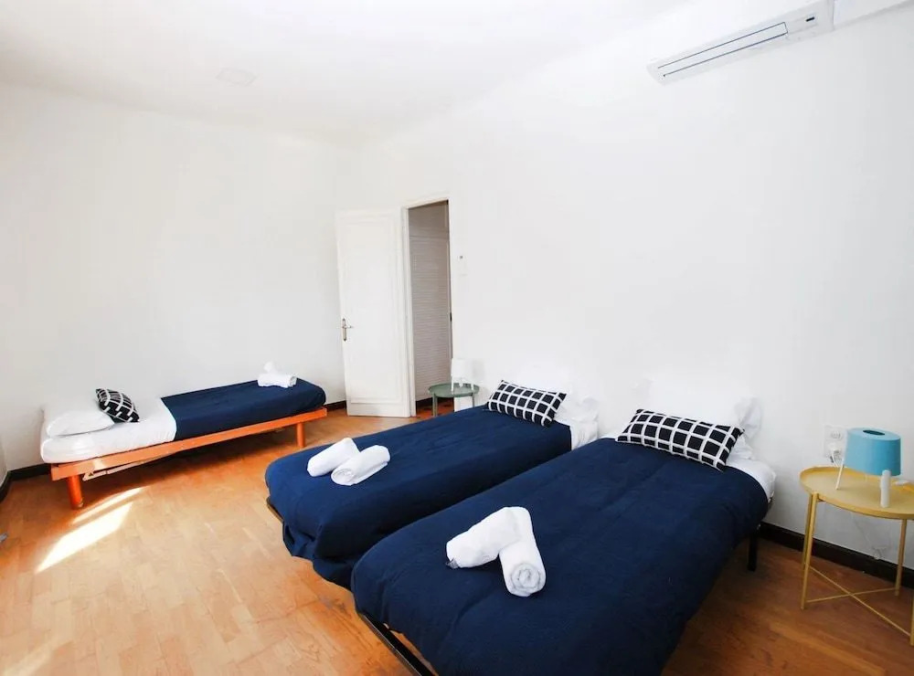 La casa del Pi · La casa del Pi · House in the city, next to Barcelona and beach