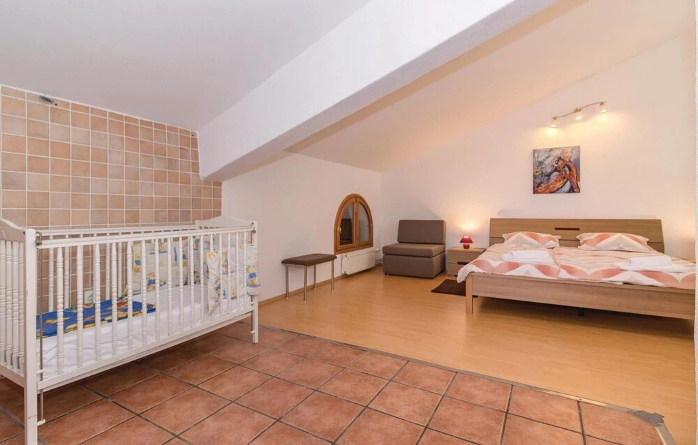 Stunning Home in Pula With Wifi and 6 Bedrooms