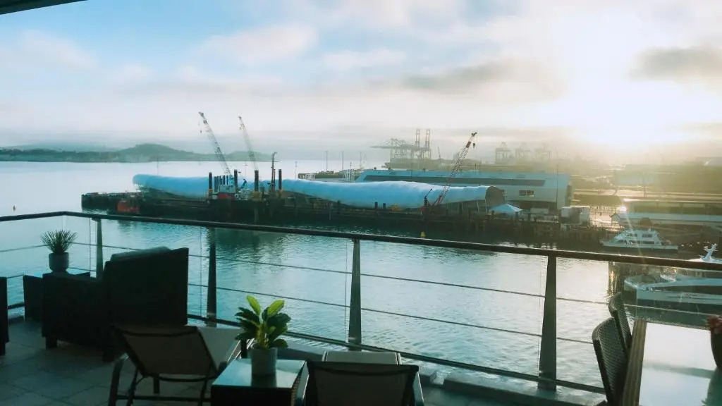 All New Lux Panoramic Sea-view Penthouse on Princes Wharf