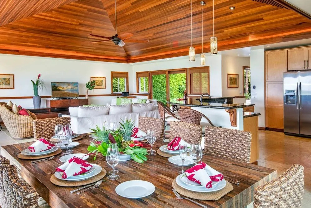 Diamond Head Tiki Estate