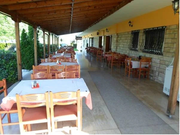 Denis Hotel and Bungalows