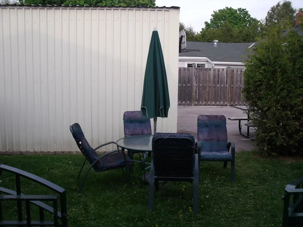 Maple Leaf Motel