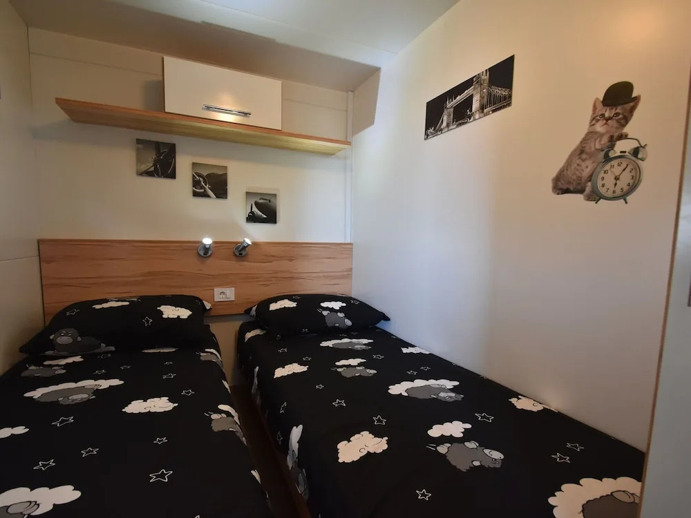 Welcoming Holiday Home in Ugljane With Swimming Pool