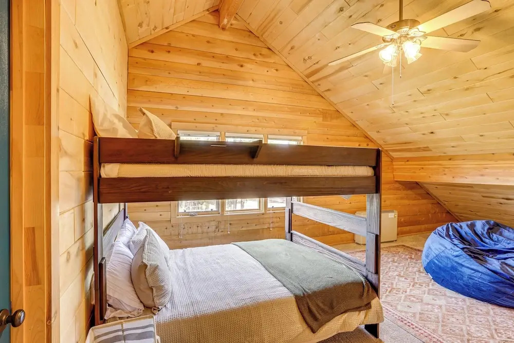5 Mi to Dwtn: Pagosa Springs Cabin w/ Mtn Views!