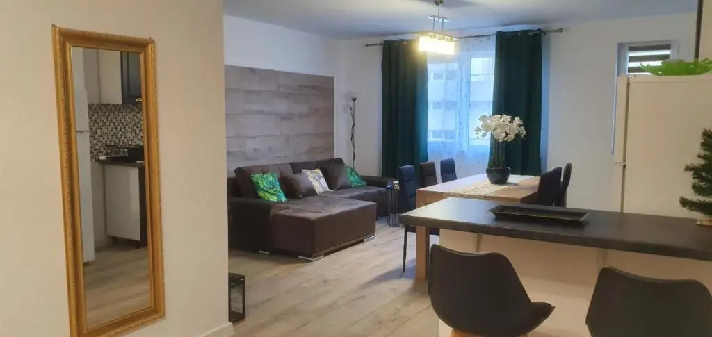 Viv Apartments 210