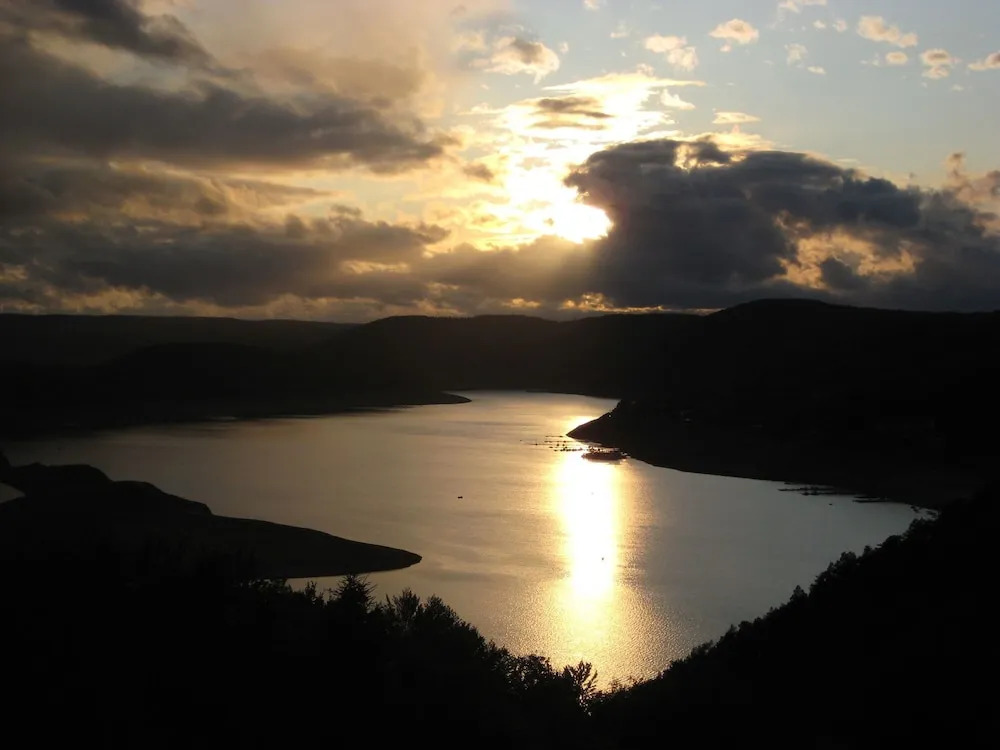 Mediterranean-style Flat With Wood Stove, Terrace and a Terrific View of the Edersee dam