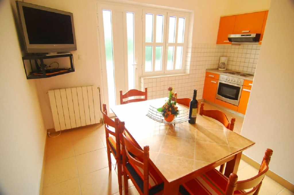 Bela1 - Close to the Beach - A1