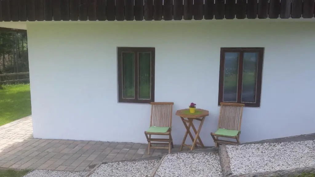 Vaznik Farm House Apartments