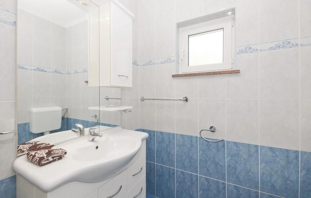 Beautiful Apartment in Cesarica With 1 Bedrooms and Outdoor Swimming Pool