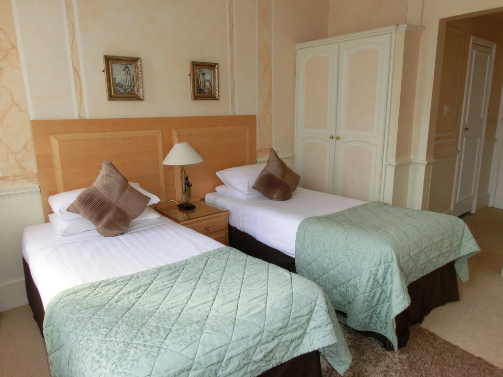 Rushmore Hotel
