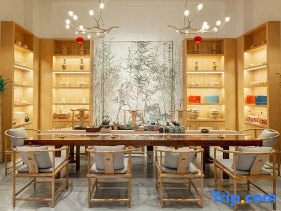 Zhuyouhui·LOFT Hotel (Guiyang Guanshanhu North High-speed Railway Station)