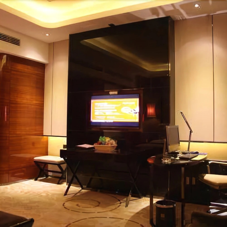 Royal Garden Hotel