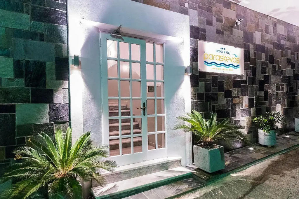 Paraskevas Beach Hotel