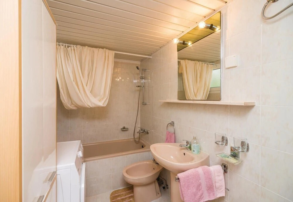 Beautiful Home in Zaton Veliki With Wifi and 3 Bedrooms