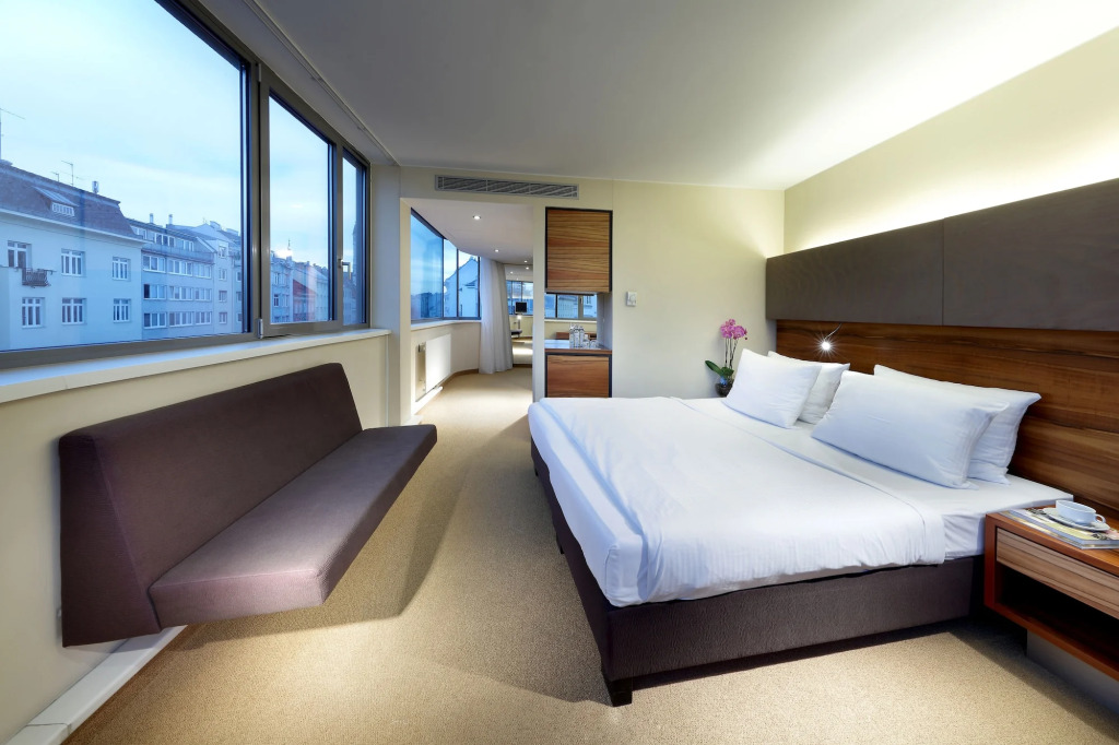 Eurostars Embassy