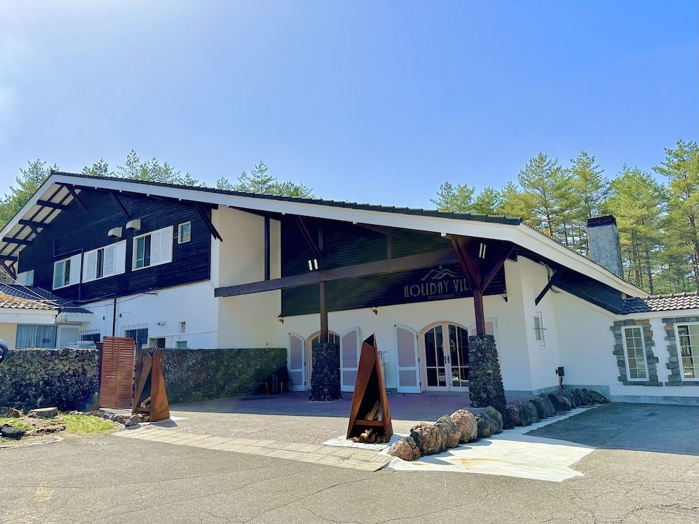 HOLIDAY VILLA Hotel & Resort KARUIZAWA