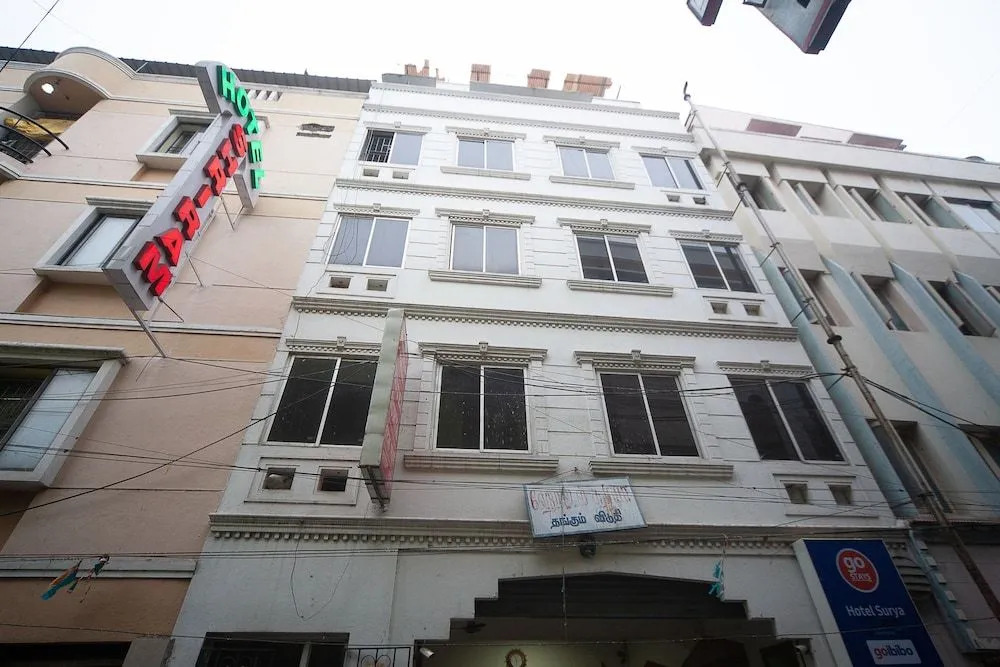 Spot On 38565 Hotel Surya