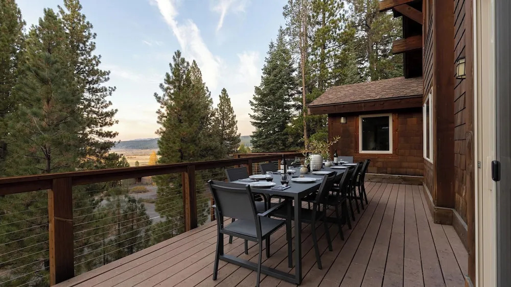 Redwood by Avantstay Secluded Cabin w/ Views & Spa 5mins to Northstar!