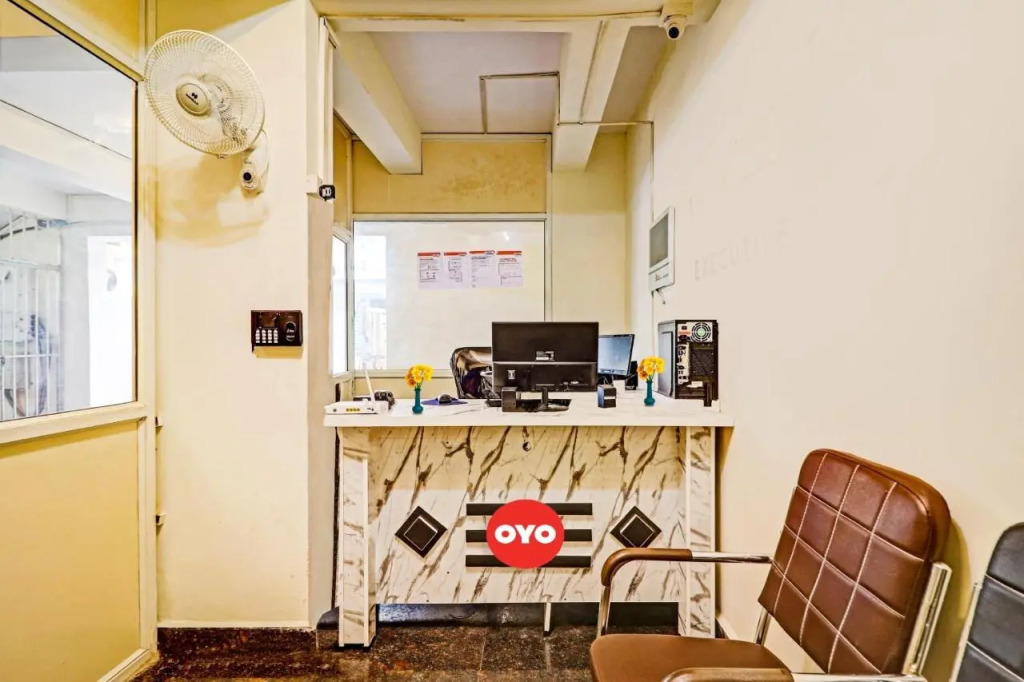 OYO 70119 Happy stay Hotels