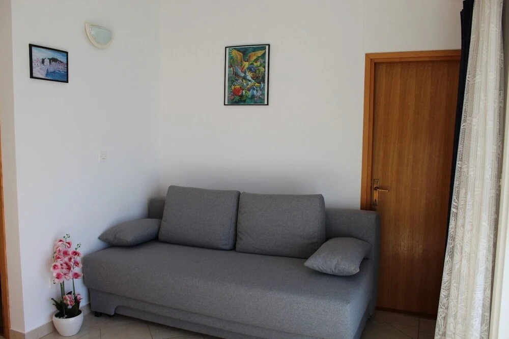 Den - With Pool - B1