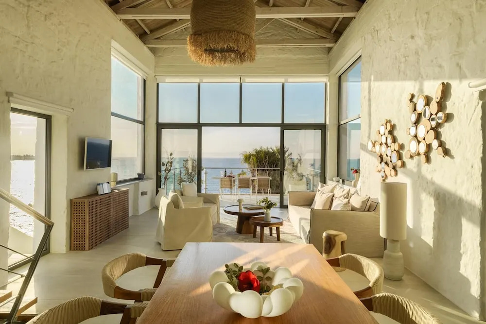 Villa Blanca Collection