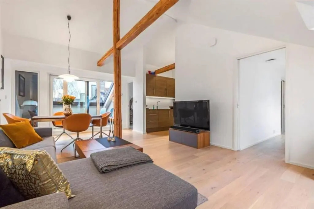 Stayplus Penthouse Apt W/Balcony