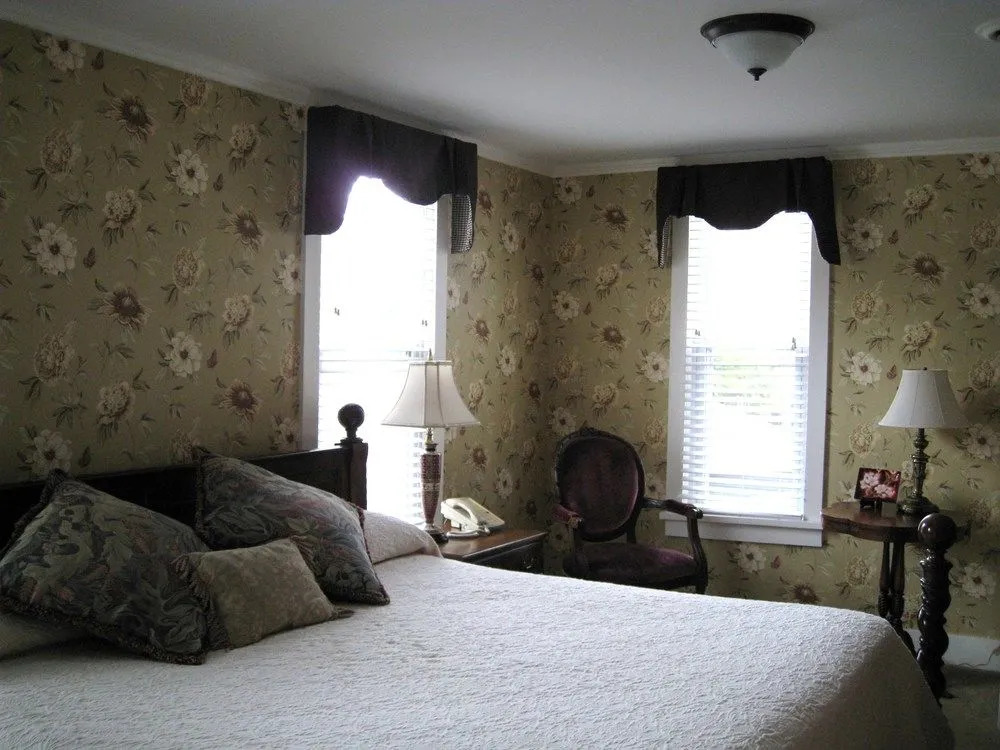 Maplewood Hotel