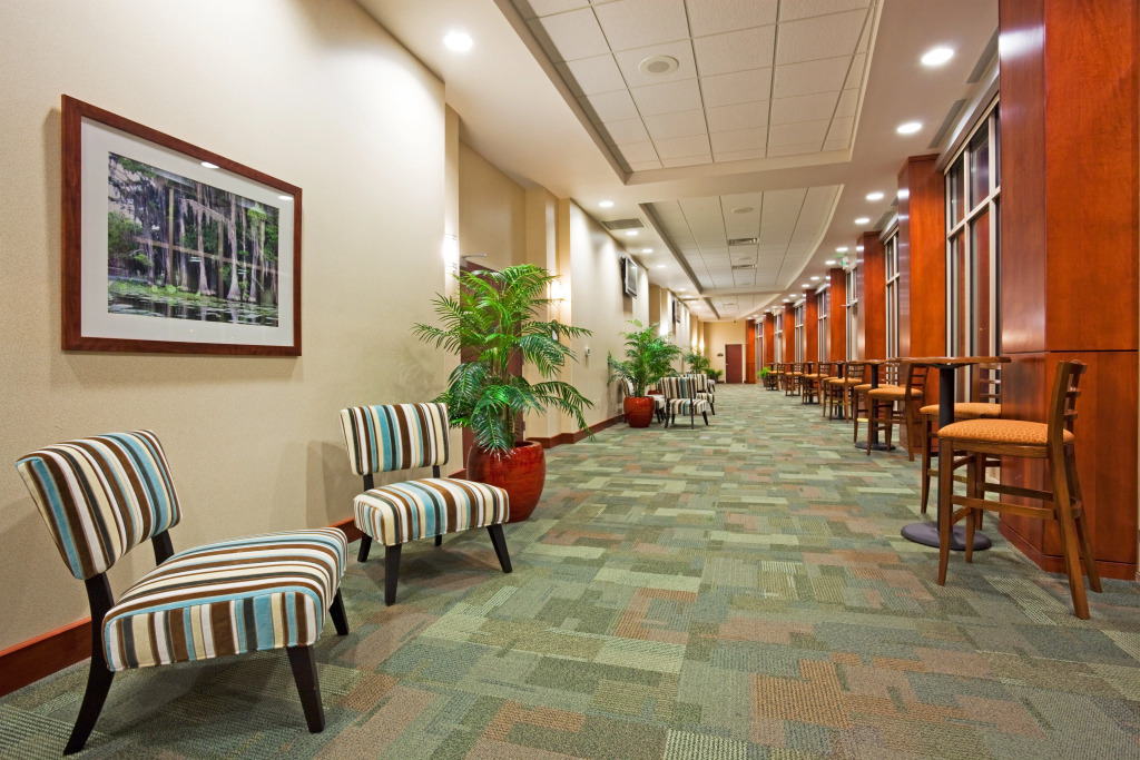 Holiday Inn Madison at The American Center by IHG